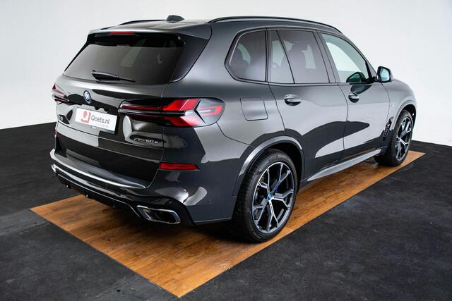 BMW X5 xDrive50e M Sport - Trekhaak - Panoramadak - Harman Kardon - Parking Assistant Professional - Soft close - Elektrisch verstelbare stoelen - Warmte Comfort Pack - Getinte Ruiten -