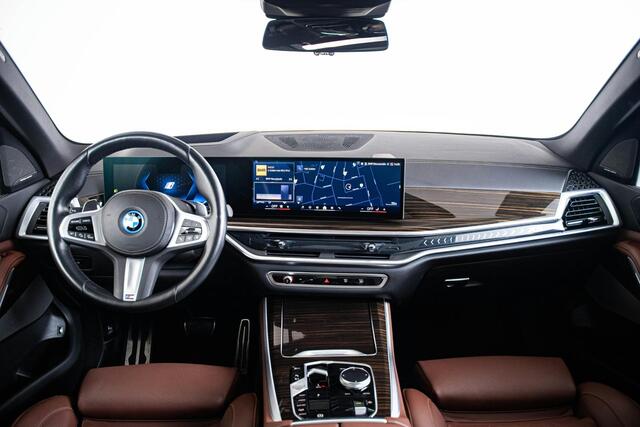 BMW X5 xDrive50e M Sport - Trekhaak - Panoramadak - Harman Kardon - Parking Assistant Professional - Soft close - Elektrisch verstelbare stoelen - Warmte Comfort Pack - Getinte Ruiten -