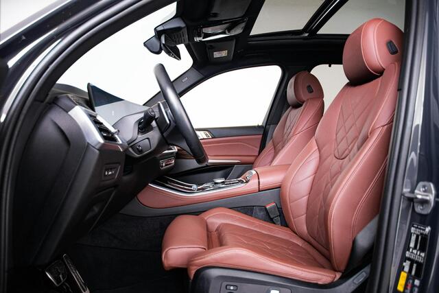 BMW X5 xDrive50e M Sport - Trekhaak - Panoramadak - Harman Kardon - Parking Assistant Professional - Soft close - Elektrisch verstelbare stoelen - Warmte Comfort Pack - Getinte Ruiten -