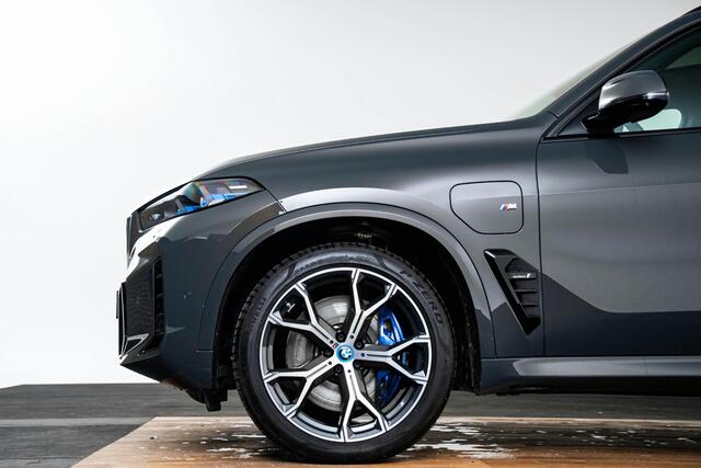 BMW X5 xDrive50e M Sport - Trekhaak - Panoramadak - Harman Kardon - Parking Assistant Professional - Soft close - Elektrisch verstelbare stoelen - Warmte Comfort Pack - Getinte Ruiten -
