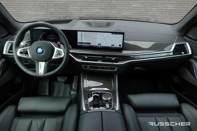 BMW X5 xDrive50e 490Pk X-Drive | M-Sport Pro | M Perfomance | Shadowline | Luchtvering | Panoramadak | 360° Camera | Harman-Kardon | Head Up Display | Trekhaak | 22''