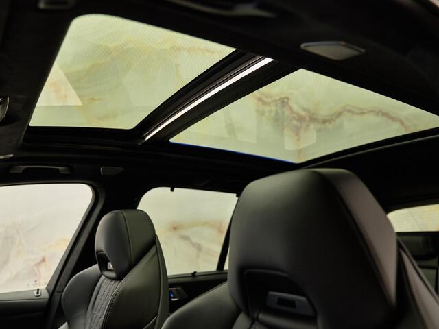 BMW X5 xDrive50e M Sport Pro , Sonderlackierung, SkyLounge pano, 4W-best., B&W, massage, Luchtv., Merino, memory, 22", HUD, tr.haak, privacy, NP147k