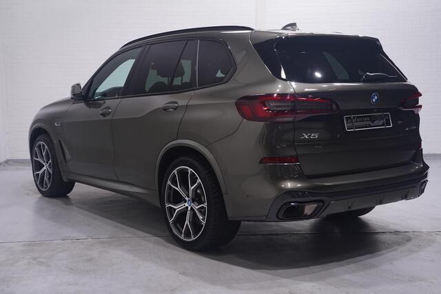 BMW X5 xDrive45e High Executive SOH 95% M-sport Panorama dak Luchtvering Comfort acces Head-up display 360 graden camera Elekt. trekhaak Driving assistent plus Voorstoelen elektrische verstelbaar en verwarmd