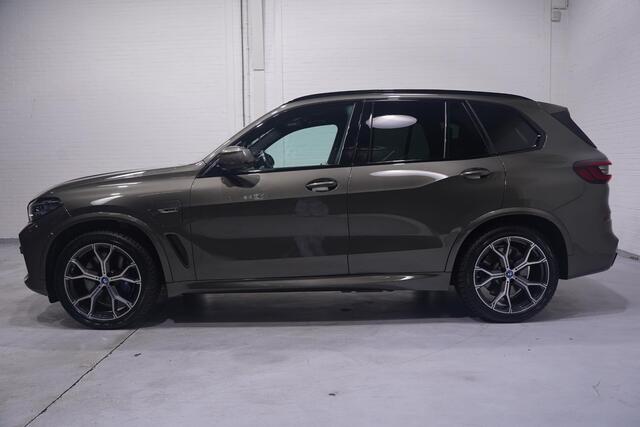 BMW X5 xDrive45e High Executive SOH 95% M-sport Panorama dak Luchtvering Comfort acces Head-up display 360 graden camera Elekt. trekhaak Driving assistent plus Voorstoelen elektrische verstelbaar en verwarmd
