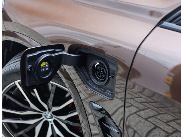 BMW X5 50e xDrive | Macadamia - Pano - Trekhaak