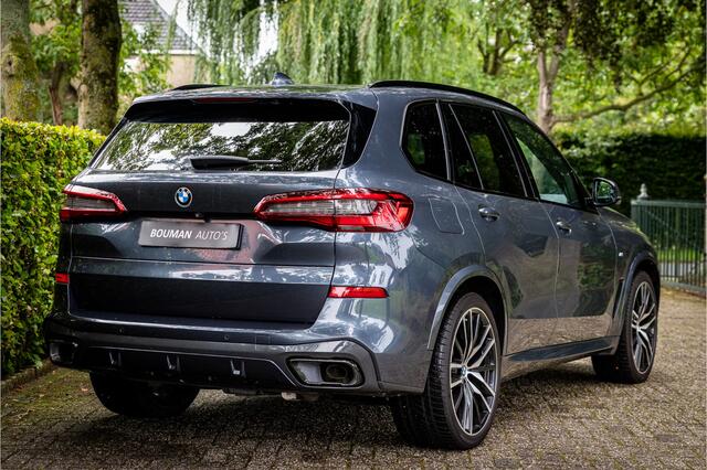BMW X5 xDrive45e M Sport Sky Lounge Laser Soft Close 22" Vierwielbesturing Harman Kardon Skylounge