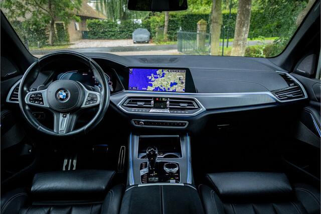 BMW X5 xDrive45e M Sport Sky Lounge Laser Soft Close 22" Vierwielbesturing Harman Kardon Skylounge