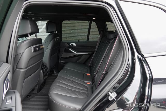 BMW X5 xDrive50e 490Pk X-Drive | M-Sport Pro | Shadowline | Luchtvering | Panoramadak | 360° Camera | Harman-Kardon | Head Up Display | Trekhaak | 22''