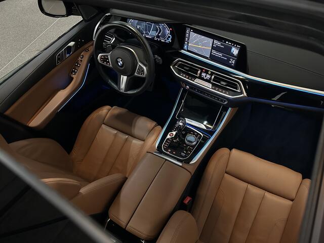 BMW X5 45e M-Performance Seats | 360 View | Panorama | ACC | Kristal pook | Head-Up | Laser-LED | Memory | Harman-Kardon | Keyless-Go | Trekhaak | Drive Assist Pro. | Leder | 4-Zone Clima | Standkachel | Rijklaarprijs & Bovag garantie | Carplay | Draadloos Laden | DAB | Sfeerverlichting |