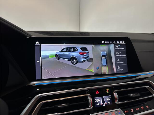 BMW X5 45e M-Performance Seats | 360 View | Panorama | ACC | Kristal pook | Head-Up | Laser-LED | Memory | Harman-Kardon | Keyless-Go | Trekhaak | Drive Assist Pro. | Leder | 4-Zone Clima | Standkachel | Rijklaarprijs & Bovag garantie | Carplay | Draadloos Laden | DAB | Sfeerverlichting |