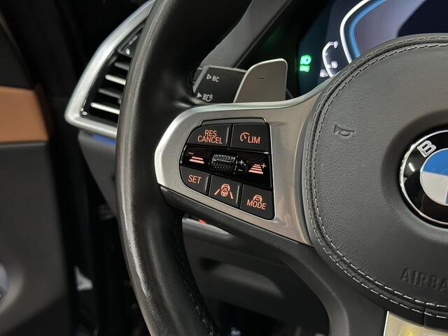 BMW X5 45e M-Performance Seats | 360 View | Panorama | ACC | Kristal pook | Head-Up | Laser-LED | Memory | Harman-Kardon | Keyless-Go | Trekhaak | Drive Assist Pro. | Leder | 4-Zone Clima | Standkachel | Rijklaarprijs & Bovag garantie | Carplay | Draadloos Laden | DAB | Sfeerverlichting |