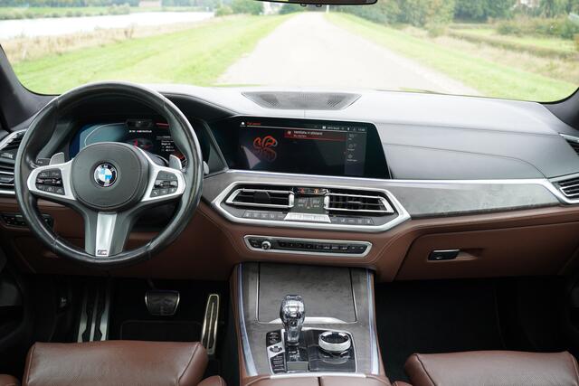 BMW X5 M50d High Executive / Sky Lounge / Rear Seat Ent / Achteras besturing / Trekhaak / Co Pilot / Nappa /