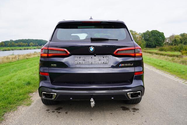 BMW X5 M50d High Executive / Sky Lounge / Rear Seat Ent / Achteras besturing / Trekhaak / Co Pilot / Nappa /