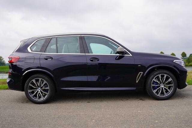BMW X5 M50d High Executive / Sky Lounge / Rear Seat Ent / Achteras besturing / Trekhaak / Co Pilot / Nappa /
