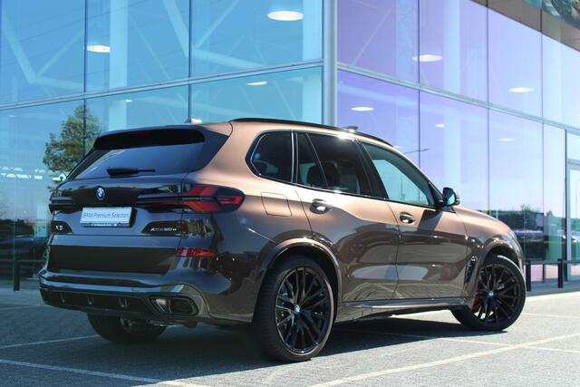 BMW X5 xDrive50e M Sport Automaat / Trekhaak / Panoramadak Sky Lounge / Comfortstoelen / Comfort Access / Soft-Close / Parking Assistant Professional