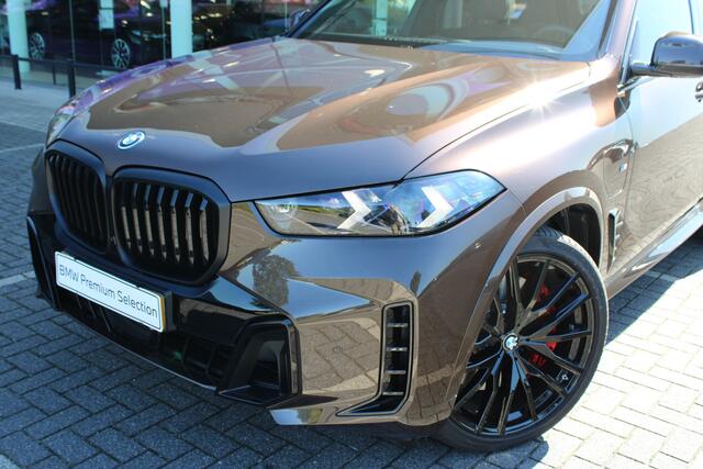 BMW X5 xDrive50e M Sport Automaat / Trekhaak / Panoramadak Sky Lounge / Comfortstoelen / Comfort Access / Soft-Close / Parking Assistant Professional