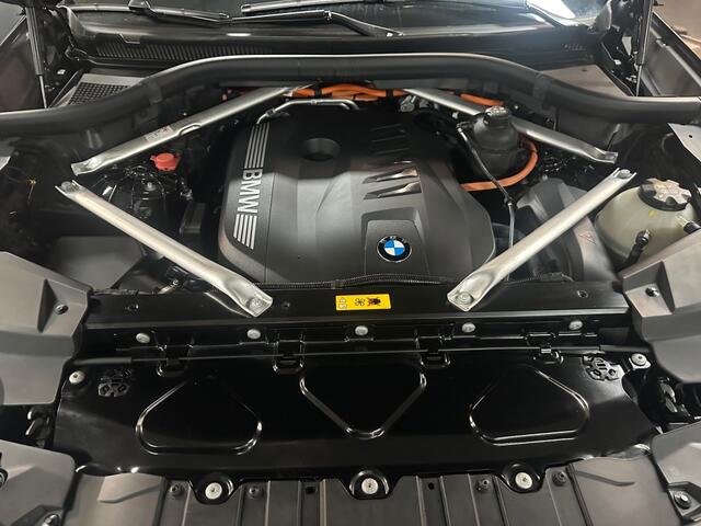 BMW X5 XDRIVE50E LAUNCH