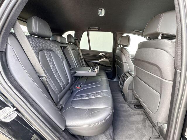 BMW X5 xDrive45e High Executive M-Sport 22 Inch / Comfort Acces / Getinte Ramen Achter / Stoelverwarming / Adaptieve Led / Harman Kardon / Driving Prof / Shadow Line