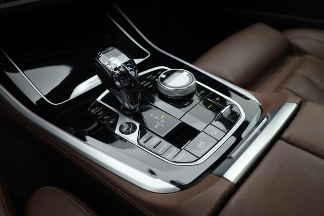 BMW X5 xDrive45e M Sport | Rijklaar! | Skylounge | HUD | Luchtvering | Laser | 360cam | 22'' | Elek. Trekhaak | Leder | Stoelventilatie