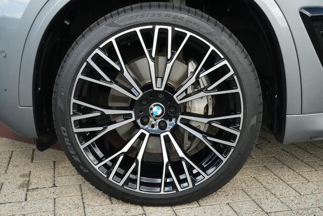 BMW X5 xDrive50e M Sport | 495 PK | PHEV | Pano | HUD | 360° | Softclose BMW X5 xDrive50e M Sport 495 PK Plug-in Hybrid met 3.0 zescilinder benzinemotor en 8-traps automatische transmissie, voorzien van een elektrisch panoramadak, luxe lederen bekleding, Head-Up D