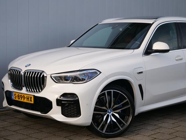 BMW X5 xDrive45e High Executive 394 Pk Automaat Navi / DAB / Apple Carplay / Leer / Trekhaak / Pano-dak