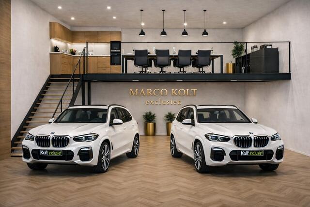 BMW X5 xDrive50e High Executive M Sport | Sky Lounge | Achteras Besturing | BMW Nieren Iconic Glow | Head-UP | Panodak Sky Lounge | Luchtvering | Soft Close | Harman-Kardon | 360 Camera | Trekhaak | Park Assist Prof | Individual Leder Merino | Zwarte Hemel |
