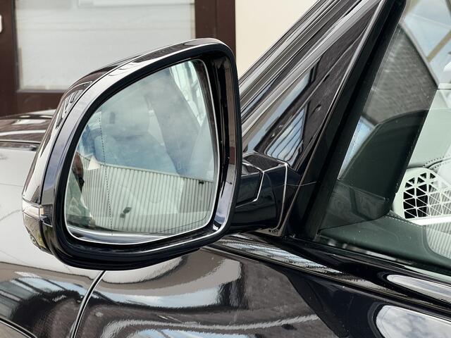 BMW X5 xDrive50e High Executive M Sport | Sky Lounge | Achteras Besturing | BMW Nieren Iconic Glow | Head-UP | Panodak Sky Lounge | Luchtvering | Soft Close | Harman-Kardon | 360 Camera | Trekhaak | Park Assist Prof | Individual Leder Merino | Zwarte Hemel |