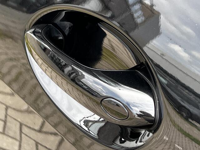 BMW X5 xDrive50e High Executive M Sport | Sky Lounge | Achteras Besturing | BMW Nieren Iconic Glow | Head-UP | Panodak Sky Lounge | Luchtvering | Soft Close | Harman-Kardon | 360 Camera | Trekhaak | Park Assist Prof | Individual Leder Merino | Zwarte Hemel |