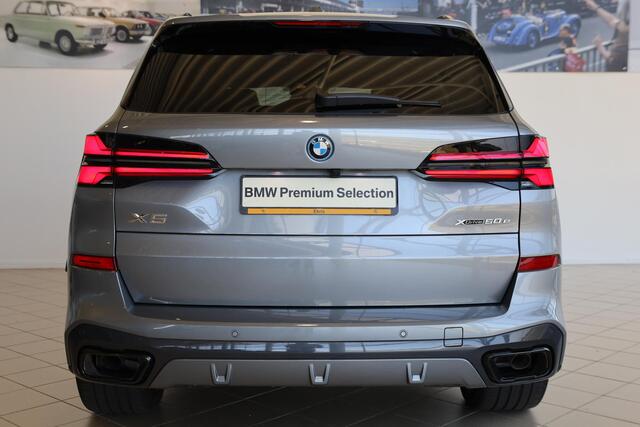 BMW X5 xDrive50e M-Sport Pro | Driving Assistant Professional | Intergral Active Steering | Elekr. Trekhaak | Panoramadak | Harman/Kardon | Stoelventilatie