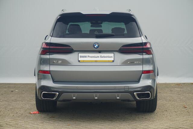 BMW X5 xDrive50e M Sport | Trekhaak | Soft-Close | Comfortstoelen | Stoelventilatie | Harman Kardon | head-up | Hemelbekleding Alcantara | Individual dashboard leder | 22 Inch