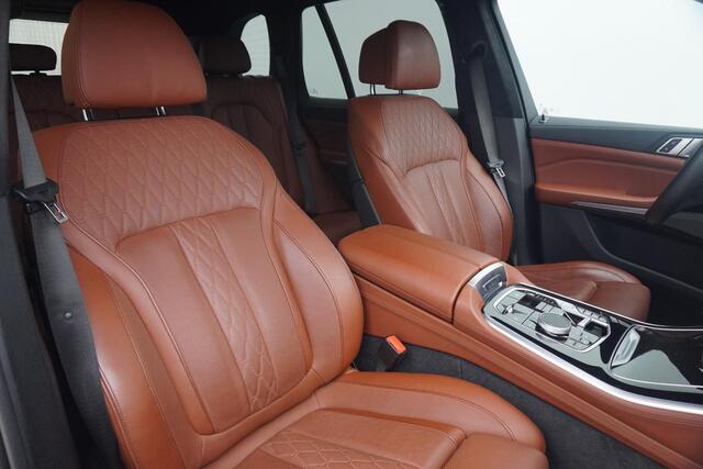BMW X5 xDrive50e M Sport | Trekhaak | Soft-Close | Comfortstoelen | Stoelventilatie | Harman Kardon | head-up | Hemelbekleding Alcantara | Individual dashboard leder | 22 Inch