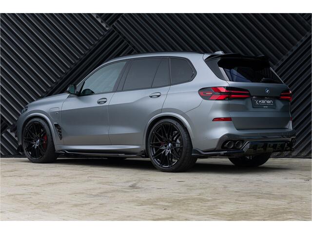 BMW X5 xDrive50e LCI M-sport Pro ACC Pano Trekhaak Head-up M Seats Massage Stoelventilatie Harman Kardon Individual Frozen Grey