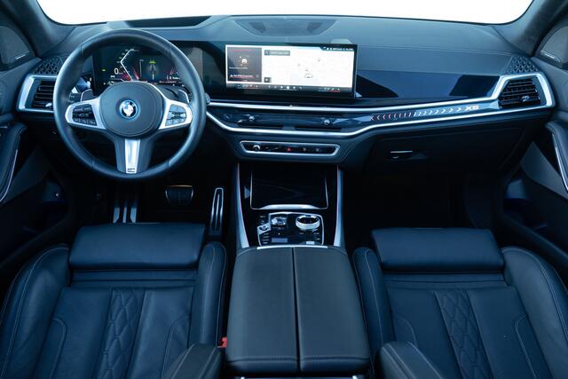 BMW X5 xDrive50e Facelift M-Sport Pro Achteras besturing Skylounge Head Up Massage M Stoel Keyless Trekhaak Luchtvering