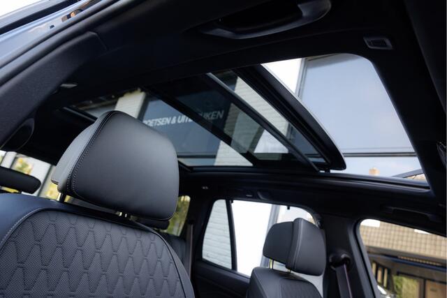 BMW X5 xDrive50e M-Competition Pano - Harman Kardon - Trekhaak
