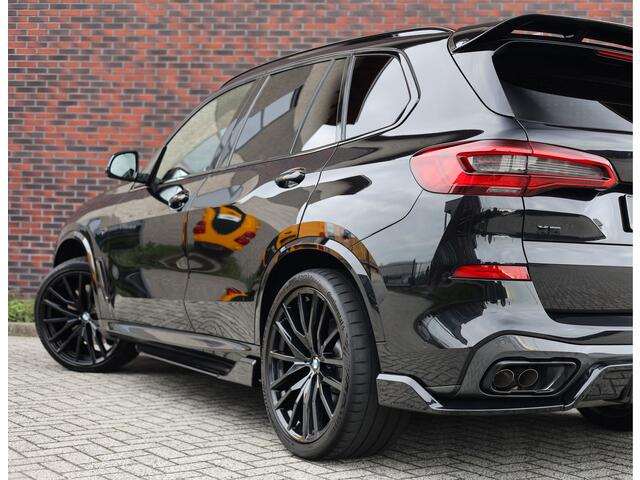 BMW X5 M50i | B&W - Bodykit - HUD