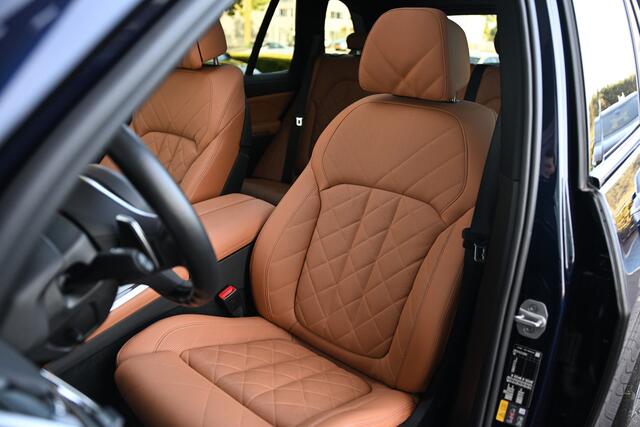BMW X5 xDrive45e M Sport Automaat / Panoramadak / Comfortstoelen / Massagestoelen / Laserlight / Harman Kardon / Head-Up / Parking Assistant Plus