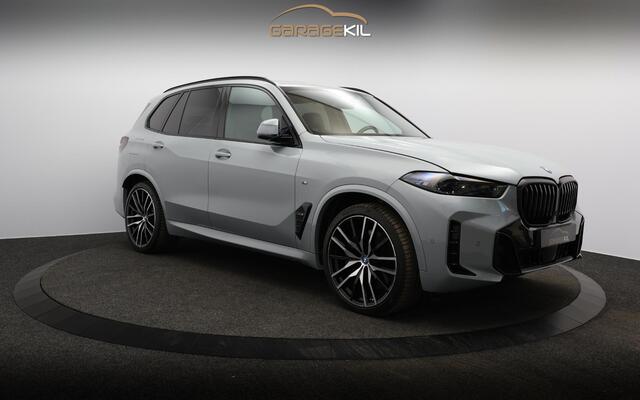 BMW X5 xDrive50e Launch Edition Dealeronderh. / Panoramadak / M-Sport kuipstoelen / Stoelventilatie / Harman Kardon / Trekhaak / Driving Prof / Parking Prof / Crafted Clarity