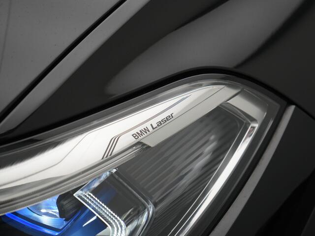 BMW X5 xDrive45e High Executive PHEV 395pk Dealer O.H. | Active Steering | Trekhaak Af Fabriek | Panodak | Luchtvering | Head Up | Adaptive Cruise | 360 Camera | Laser LED | Nappa Lederen Comfortstoelen Memory & Verwarmd | Adaptief Onderstel | Keyless | Sfeerverlichting | Apple Carplay | 21"L.M | Plug In Hybrid |