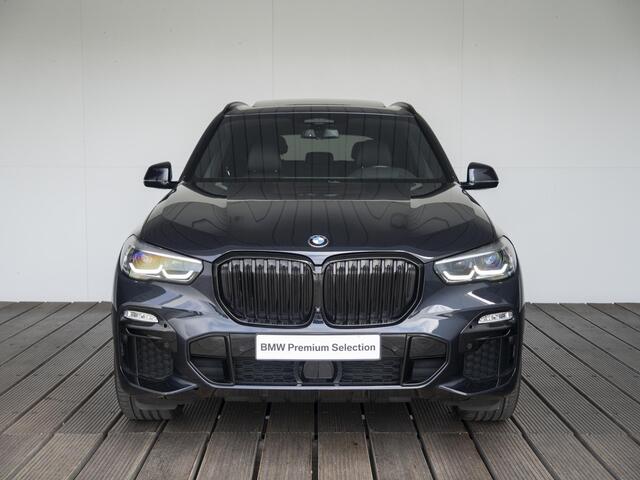 BMW X5 xDrive45e | M Sportpakket | Comfort Access | Panoramadak | Driving Assistant Plus | Harman Kardon | Head Up Display | 21 inch | Trekhaak