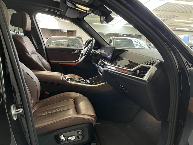 BMW X5 xDrive50e | Driv. + Park Ass. Professional | 22"inch | Panorama | Massage Stoelen | Individual Leder | Swarowski | Harmen Kardon | Comfort Stoelen | Trekhaak