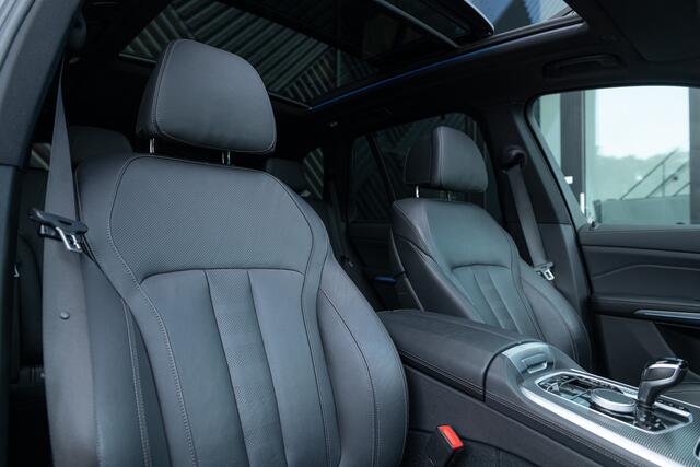 BMW X5 xDrive45e M-Sport Panodak Head-up Luchtvering 360 Camera Trekhaak Driving Assistant Pro Comfortstoelen Memory