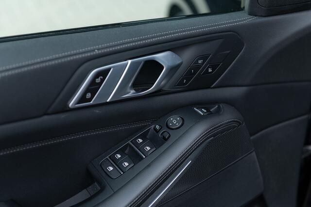BMW X5 xDrive45e M-Sport Panodak Head-up Luchtvering 360 Camera Trekhaak Driving Assistant Pro Comfortstoelen Memory