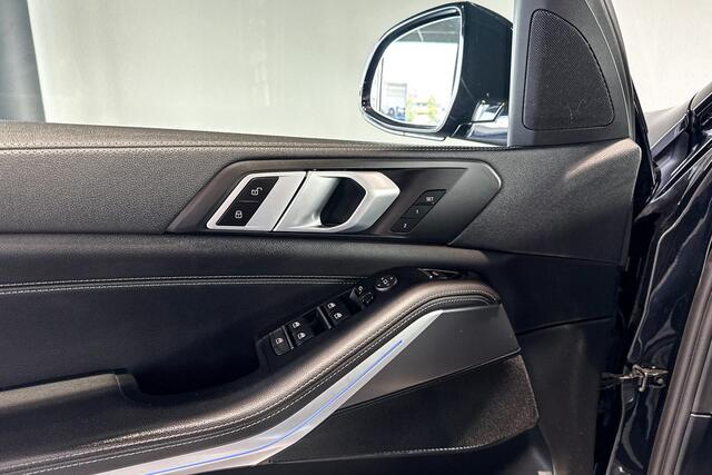 BMW X5 xDrive45e High Executive | M Sport | Glazen Panoramadak | Stoelverwarming | Head-Up Display | Trekhaak |