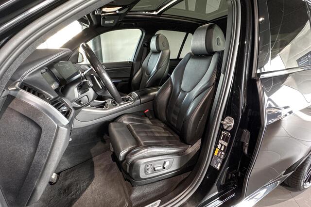 BMW X5 xDrive45e High Executive | M Sport | Glazen Panoramadak | Stoelverwarming | Head-Up Display | Trekhaak |