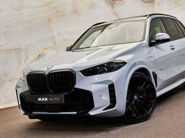 BMW X5 xDrive50e M Sport Pro , M Stoelen, Sky Lounge Pano, 4-wielbest., luchtv., CraftedClarity, B&W, massage, 22", tr.haak, softclose, privacy