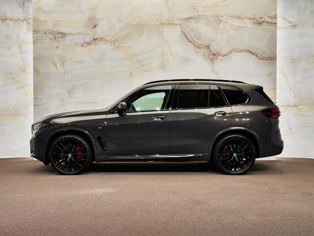BMW X5 xDrive50e M Sport Pro , M Stoelen, Sky Lounge Pano, 4-wielbest., luchtv., CraftedClarity, B&W, massage, 22", tr.haak, softclose, privacy