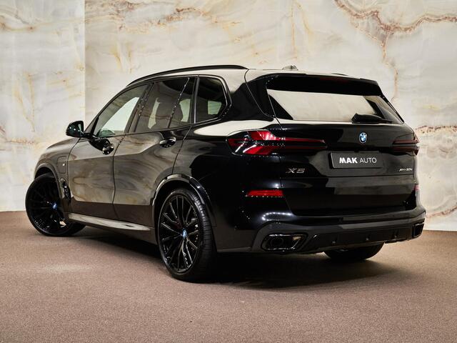 BMW X5 xDrive50e M Sport Pro , M Stoelen, Sky Lounge Pano, 4-wielbest., luchtv., CraftedClarity, B&W, massage, 22", tr.haak, softclose, privacy