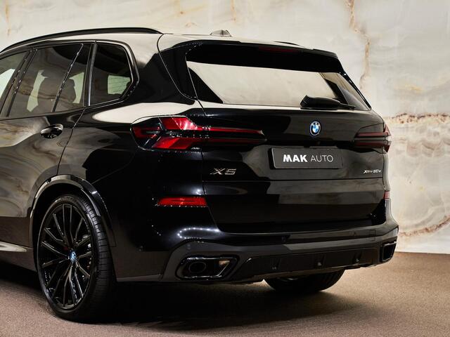 BMW X5 xDrive50e M Sport Pro , M Stoelen, Sky Lounge Pano, 4-wielbest., luchtv., CraftedClarity, B&W, massage, 22", tr.haak, softclose, privacy