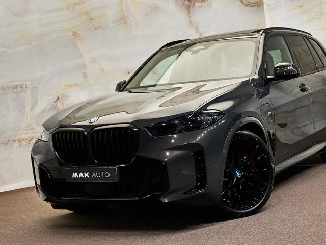 BMW X5 xDrive50e M Sport Pro , M Stoelen, Sky Lounge Pano, 4-wielbest., luchtv., CraftedClarity, B&W, massage, 22", tr.haak, softclose, privacy