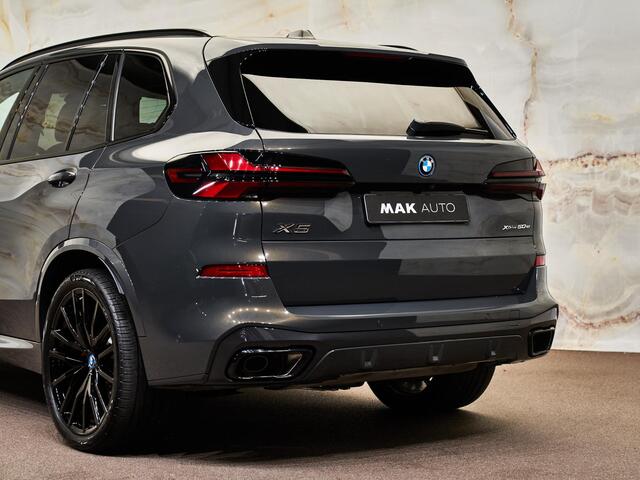 BMW X5 xDrive50e M Sport Pro , M Stoelen, Sky Lounge Pano, 4-wielbest., luchtv., CraftedClarity, B&W, massage, 22", tr.haak, softclose, privacy